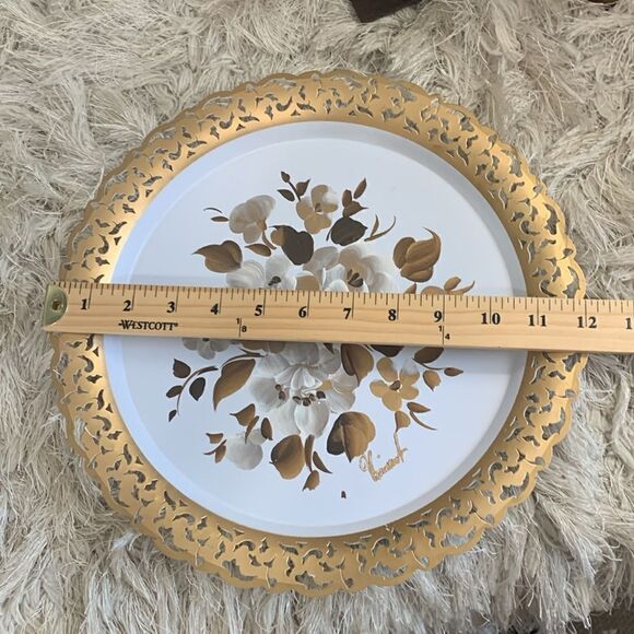 Vintage Nashco Mew York Round Hand-Painted Flower Metal Tray Pierced
Lace Edge - Picture 10 of 17